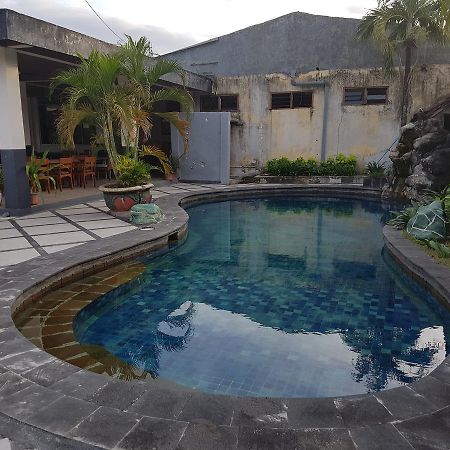 Trophy Hotel Sumbawa Besar Bagian luar foto